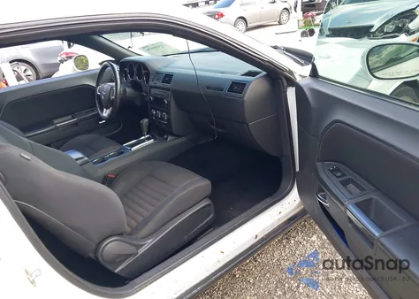 2013 Dodge Challenger Sxt z USA, uszkodzony, nr VIN 2C3CDYAG5DH693813